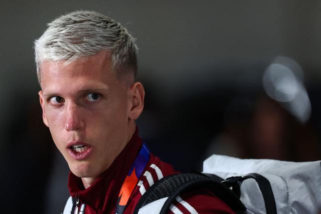 Spain's forward #10 Dani Olmo arrives for the 2026 World Cup football tournament semi-final match between France and Spain at the Dallas Stadium in Arlington on July 14, 2026.  (Photo by FRANCK FIFE / AFP)