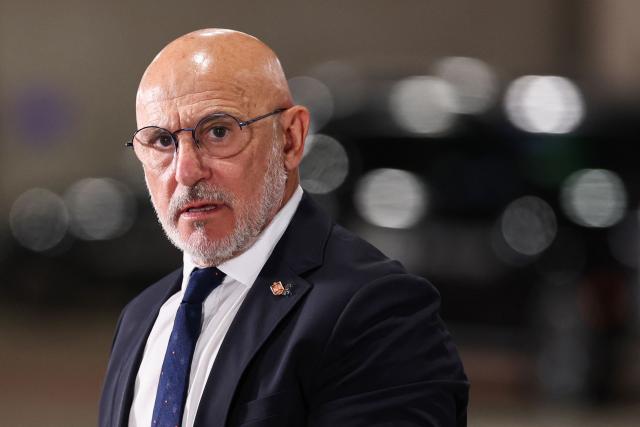 Spain's head coach Luis de la Fuente arrives for the 2026 World Cup football tournament semi-final match between France and Spain at the Dallas Stadium in Arlington on July 14, 2026.  (Photo by FRANCK FIFE / AFP)