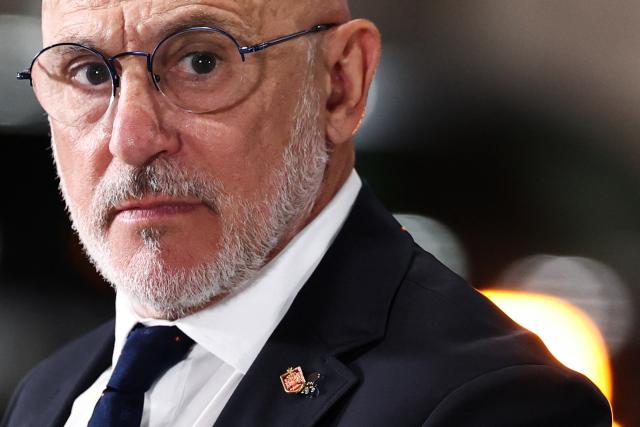 Spain's head coach Luis de la Fuente arrives for the 2026 World Cup football tournament semi-final match between France and Spain at the Dallas Stadium in Arlington on July 14, 2026.  (Photo by FRANCK FIFE / AFP)