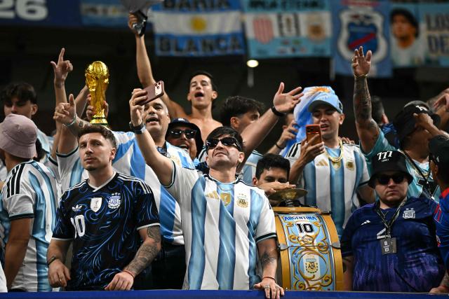 Argentina fans cheer ahead of the 2026 World Cup football tournament semi-final match between England and Argentina at the Atlanta Stadium in Atlanta on July 15, 2026.  (Photo by Paul ELLIS / AFP)