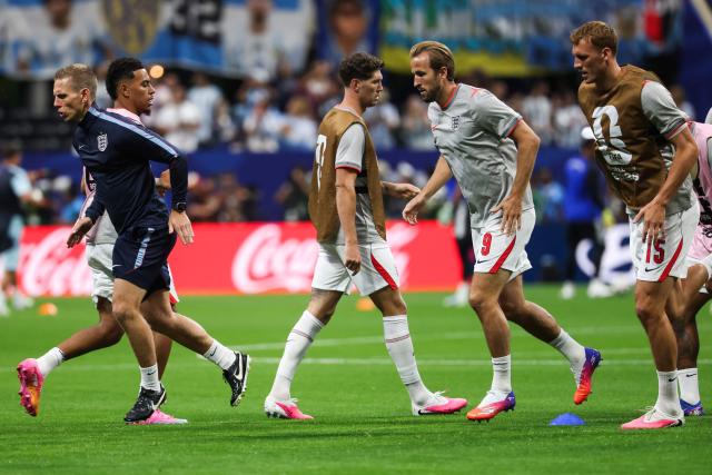 England's forward #09 Harry Kane warms up ahead of the 2026 World Cup football tournament semi-final match between England and Argentina at the Atlanta Stadium in Atlanta on July 15, 2026.  (Photo by Odd ANDERSEN / AFP)