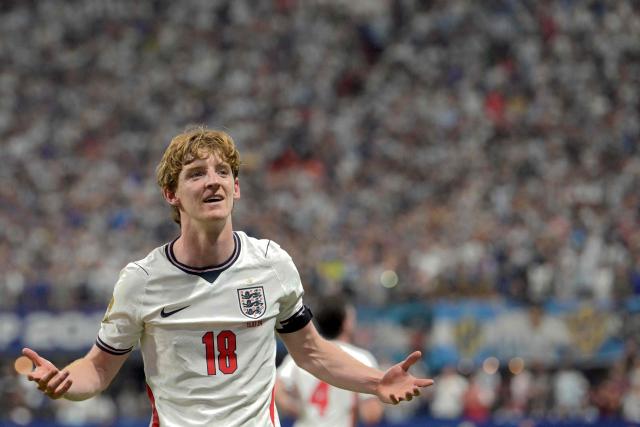 England's forward #18 Anthony Gordon celebrates after scoring England's first goal during the 2026 World Cup football tournament semi-final match between England and Argentina at the Atlanta Stadium in Atlanta on July 15, 2026.  (Photo by JUAN MABROMATA / AFP)
