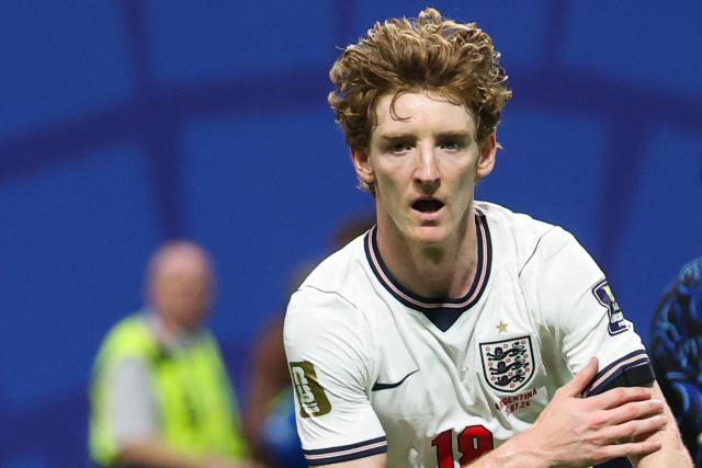 England's forward #18 Anthony Gordon celebrates scoring his team's first goal during the 2026 World Cup football tournament semi-final match between England and Argentina at the Atlanta Stadium in Atlanta on July 15, 2026.  (Photo by Odd ANDERSEN / AFP)