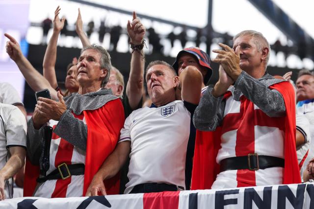 England fans react after losing the 2026 World Cup football tournament semi-final match between England and Argentina at the Atlanta Stadium in Atlanta on July 15, 2026.  (Photo by Odd ANDERSEN / AFP)