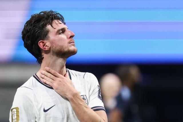 England's midfielder #04 Declan Rice reacts after losing the 2026 World Cup football tournament semi-final match between England and Argentina at the Atlanta Stadium in Atlanta on July 15, 2026.  (Photo by Odd ANDERSEN / AFP)