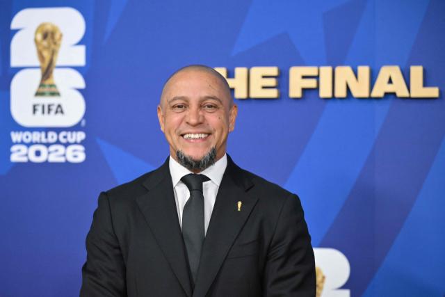 Brazilian former footballer Roberto Carlos poses during a "FIFA Legends" photocall prior to the 2026 World Cup football tournament final match between Spain and Argentina at the New York/New Jersey Stadium in East Rutherford on July 19, 2026.  (Photo by ANGELA WEISS / AFP)