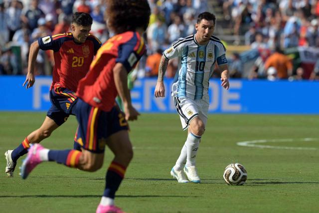 Argentina's forward #10 Lionel Messi runs with the ball during the 2026 World Cup football tournament final match between Spain and Argentina at the New York/New Jersey Stadium in East Rutherford on July 19, 2026.  (Photo by JUAN MABROMATA / AFP)