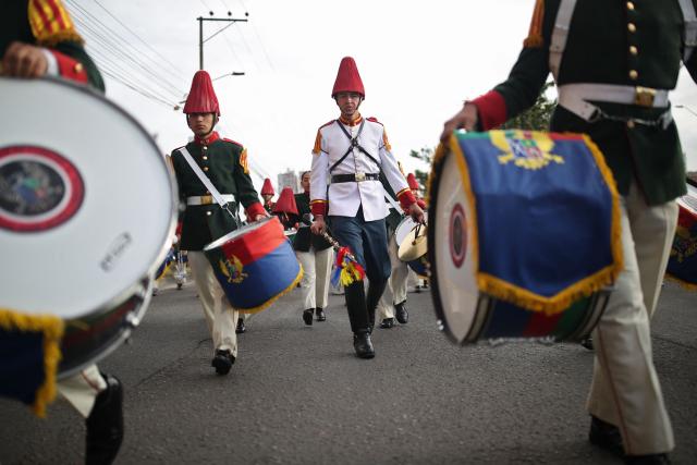 Military members prepare to take part in a military parade commemorating Colombia's Independence Day in Bogota, on July 20, 2026. (Photo by ESTEBAN VEGA LA-ROTTA / AFP)
