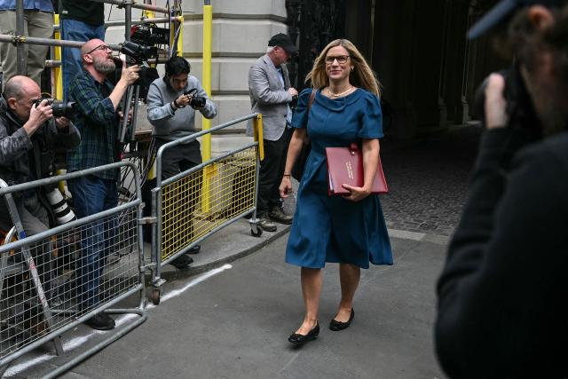 Britain’s incoming Attorney General Ellie Reeves (C) arrives ahead of a cabinet meeting in Downing Street in London on July 21, 2026, a day after Andy Burnham became Britain's new prime minister. Britain's new Prime Minister Andy Burnham lost no time on July 20 in reshaping the cabinet he inherited from Keir Starmer, removing key figures and offering others new positions. (Photo by JUSTIN TALLIS / AFP)