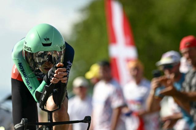 Decathlon CMA CGM Team's French rider Paul Seixas cycles during the 16th stage of the 113th edition of the Tour de France cycling race, 26,1 km time trial between Évian-les-Bains and Thonon-les-Bains in the French Alps, on July 21, 2026. (Photo by Loic VENANCE / AFP)