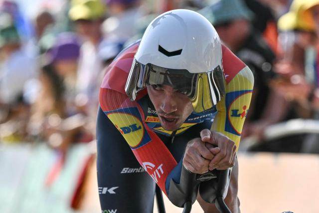 Lidl - Trek team's Spanish rider Juan Ayuso  cycles to the finish line of the 16th stage of the 113th edition of the Tour de France cycling race, 26 km between Évian-les-Bains and Thonon-les-Bains in the French Alps, on July 21, 2026. (Photo by Jeff PACHOUD / AFP)