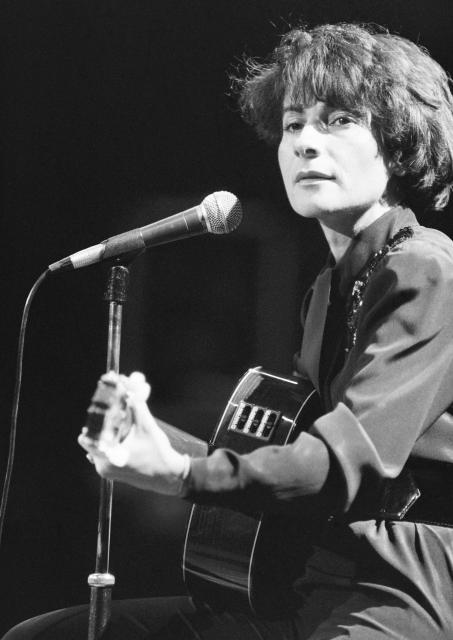 (FILES) French singer Marie Paule Belle performs for the International Women's Day at the Zenith hall in Paris on March 8, 1984. French singer, composer and pianist Marie Paule Belle, best known for "La Parisienne," a hit in the French music in the 1970s, died on July 25, 2026 at the age of 80, her press agent announced to AFP. (Photo by Joel ROBINE / AFP)