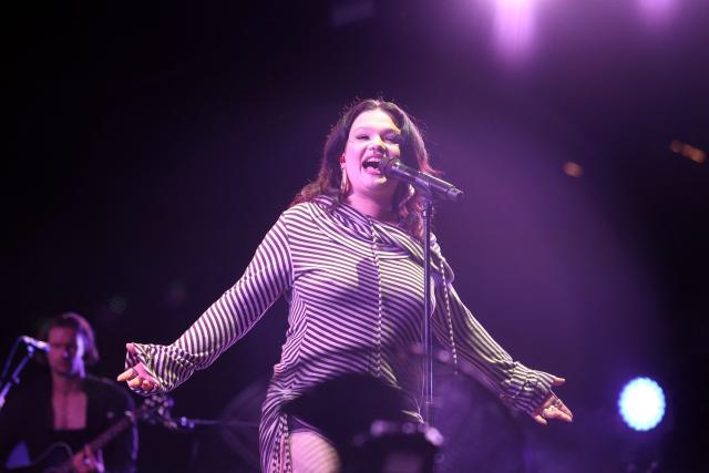British singer Lola Young performs on stage during the 78th edition of the Nice Jazz Festival in Nice, south-eastern France on July 25, 2026. (Photo by Valery HACHE / AFP)