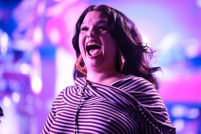 British singer Lola Young performs on stage during the 78th edition of the Nice Jazz Festival in Nice, south-eastern France on July 25, 2026. (Photo by Valery HACHE / AFP)