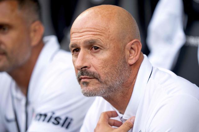 Besiktas' Italian coach Vincenzo Italiano looks on before the UEFA Europa League second qualifying round second leg football match between FC Midtjylland and Besiktas JK in the MCH Arena in Herning, Denmark, on July 30, 2026. (Photo by Bo Amstrup / Ritzau Scanpix / AFP) / Denmark OUT