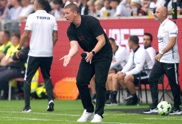 FC Midtjylland's Danish head coach Mike Tullberg reacts during the UEFA Europa League second qualifying round second leg football match between FC Midtjylland and Besiktas JK in the MCH Arena in Herning, Denmark, on July 30, 2026. (Photo by Bo Amstrup / Ritzau Scanpix / AFP) / Denmark OUT