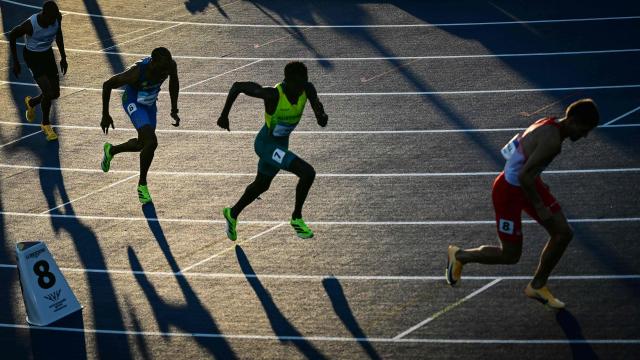 Athletes take the start in the men's 800m semi-final 1 during the athletics event at the Scotstoun Stadium in Glasgow, on day seven of the Commonwealth Games in Glasgow, Scotland, on July 30, 2026. (Photo by ANDY BUCHANAN / AFP)