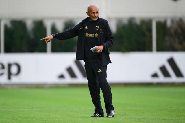 Juventus' Italian coach Luciano Spalletti gestures after the Friendly football match between Juventus and Nice at the Juventus Training Center in Turin, on July 31, 2026. (Photo by Marco BERTORELLO / AFP)