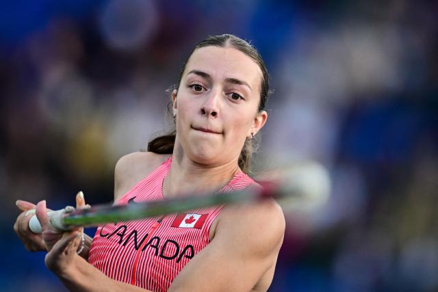Canada's Jennifer Elizarov competes in the women's pole vault final during the athletics event at the Scotstoun Stadium in Glasgow, on day eight of the Commonwealth Games in Glasgow, Scotland, on July 31, 2026. (Photo by Ben STANSALL / AFP)