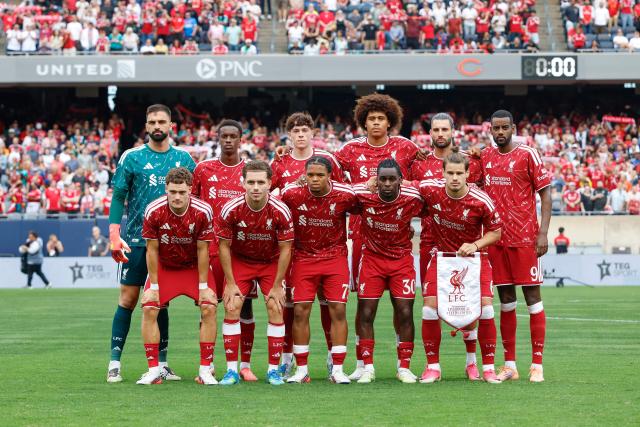 Liverpool's players pose for a photo before the pre-season friendly football match between Liverpool FC and Leeds United FC at Soldier Field in Chicago, Illinois, on August 2, 2026. (Photo by KAMIL KRZACZYNSKI / AFP)