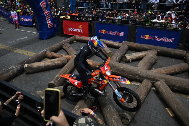 Mexican rider Didier Goinard competes during the first enduro race held through the streets of the city at the Red Bull Moto Urbano event in Bogota on August 2, 2026. (Photo by Raul ARBOLEDA / AFP)