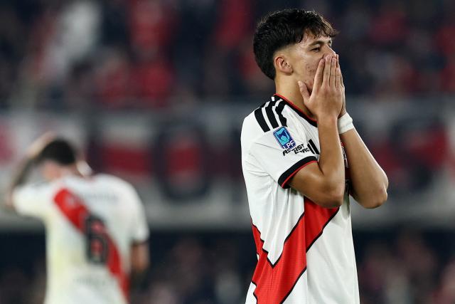 River Plate's midfielder #24 Juan Cruz Mezza reacts to a missed chance during the Argentine Professional League 2026 Clausura football match between River Plate and Rosario Central at MAS Monumental Stadium in Buenos Aires on August 2, 2026. (Photo by Alejandro PAGNI / AFP)