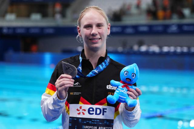 Germany's diver Pauline Alexandra Pfeif poses with her Silver medal after finishing second in the women’s 10m platform final diving event during the LEN European Aquatics Championships, at the Olympic Aquatics Centre in Saint-Denis, northeastern suburbs of Paris, on August 3, 2026. (Photo by Dimitar DILKOFF / AFP)