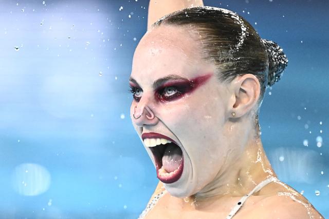 Neutral Athletes artistic swimmer Vasilina Khandoshka competes in the women’s solo technical artistic swimming final event during the LEN European Aquatics Championships, at the Olympic Aquatics Centre in Saint-Denis, northeastern suburbs of Paris, on August 4, 2026. (Photo by JULIEN DE ROSA / AFP)