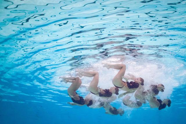 Neutral athletes artistic swimmers compete in the team technical artistic swimming final event during the LEN European Aquatics Championships, at the Olympic Aquatics Centre in Saint-Denis, northeastern suburbs of Paris, on August 4, 2026. (Photo by Sébastien BOZON / AFP)