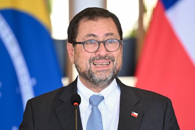 Chilean Foreign Minister Francisco Perez Mackenna gives a statement during a meeting with Brazilian Foreign Minister Mauro Vieira (out of frame) at the Itamaraty palace in Brasilia on August 4, 2026. (Photo by Evaristo Sa / AFP)