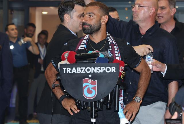 Egyptian forward Mohamed Salah arrives at arrives at Trabzon Airport to complete his transfer to Turkish football club Trabzonspor in Trabzon on August 5, 2026. (Photo by Nurgul GUNAYDIN / AFP)