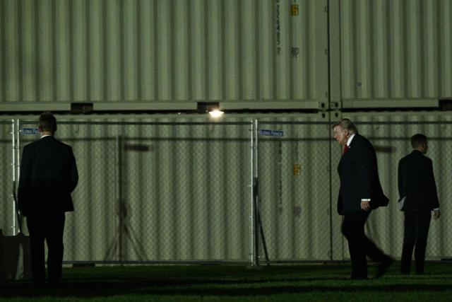 US President Donald Trump walks toward his vehicle on the Ellipse near the White House in Washington, DC, on August 5, 2026. Trump is returning to the White House after promoting the administration’s tax-cut policies, including the "no tax on tips" in Las Vegas. (Photo by Brendan SMIALOWSKI / AFP)