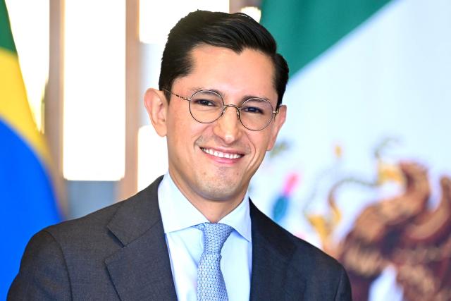 Mexico's Foreign Secretary Roberto Velasco Alvarez gestures during a ceremony to sign agreements at Itamaraty Palace in Brasilia on August 6, 2026. (Photo by Evaristo Sa / AFP)