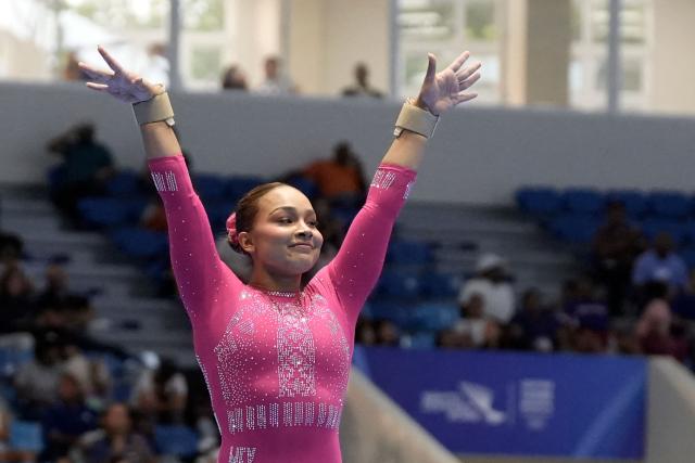 Mexico's Natalia Escalera competes in the women's balance beam final during the XXV Central American and Caribbean Games in Santo Domingo on August 6, 2026. (Photo by Francesco SPOTORNO / AFP)