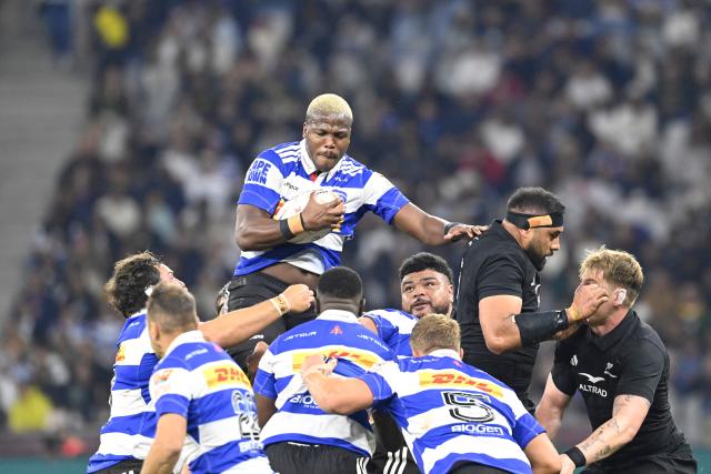 Stormers' South African flanker Hacjivah Dayimani wins a line out during a rugby union tour match between the Stormers and New Zealand at the Cape Town Stadium in Cape Town on August 7, 2026. (Photo by Rodger Bosch / AFP)