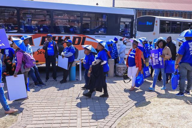 Democratic Alliance (DA) supporters gather in Johannesburg on August 8, 2026 during the party Manifesto launch ahead of November 2026 South Africa local elections. (Photo by MZINGENKOSI SIBANDA / AFP)