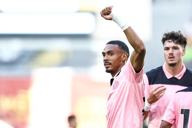Sunderland's French striker #18 Wilson Isidor celebrates scoring his team's second goal during the friendly football match between RC Lens and AFC Sunderland at the Bollaert-Delelis Stadium in Lens, northern France, on August 8, 2026. (Photo by Sameer Al-DOUMY / AFP)
