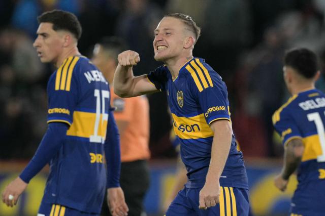 Boca Juniors' midfielder #25 Santiago Ascacibar celebrates scoring his team's first goal during the Argentine first division football match between Boca Juniors and Velez Sarsfield at the Tomas Adolfo Duco stadium in Buenos Aires on August 8, 2026. (Photo by JUAN MABROMATA / AFP)