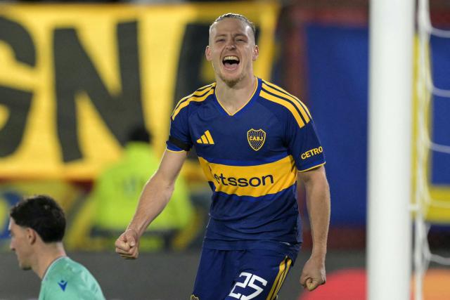 Boca Juniors' midfielder #25 Santiago Ascacibar celebrates scoring his team's first goal during the Argentine first division football match between Boca Juniors and Velez Sarsfield at the Tomas Adolfo Duco stadium in Buenos Aires on August 8, 2026. (Photo by JUAN MABROMATA / AFP)