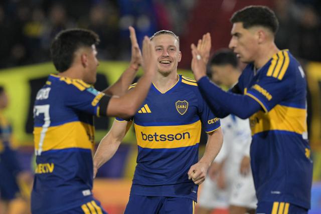 Boca Juniors' midfielder #25 Santiago Ascacibar celebrates scoring his team's first goal during the Argentine first division football match between Boca Juniors and Velez Sarsfield at the Tomas Adolfo Duco stadium in Buenos Aires on August 8, 2026. (Photo by JUAN MABROMATA / AFP)