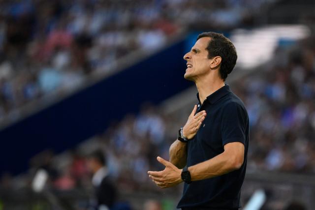 FC Alverca's Portuguese coach Sergio Oliveira Ferreira reacts during the Portuguese League football match between FC Porto and FC Alverca at Dragao stadium in Porto on August 8, 2026. (Photo by Miguel RIOPA / AFP)