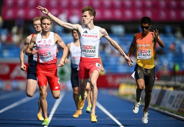 France's Yanis Meziane celebrates as he crosses the finish line to arrive first in the men's 800m heat 2 during the European Athletics Championships at Alexander Stadium in Birmingham on August 10, 2026. (Photo by Paul ELLIS / AFP)