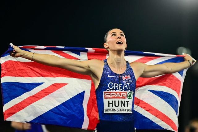 Gold medallist Britain's Amy Hunt celebrates after winning in the women's 200m final during the European Athletics Championships at Alexander Stadium in Birmingham on August 13, 2026. (Photo by Ben STANSALL / AFP)