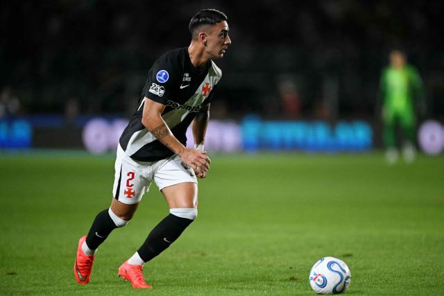 Vasco da Gama's Uruguayan defender #02 Jose Luis Rodriguez controls the ball during the first leg of the Copa Sudamericana round of 16 football match between Brazil's Vasco da Gama and Paraguay's Olimpia, at the Sao Januario stadium in Rio de Janeiro, Brazil, on August 13, 2026. (Photo by MAURO PIMENTEL / AFP)