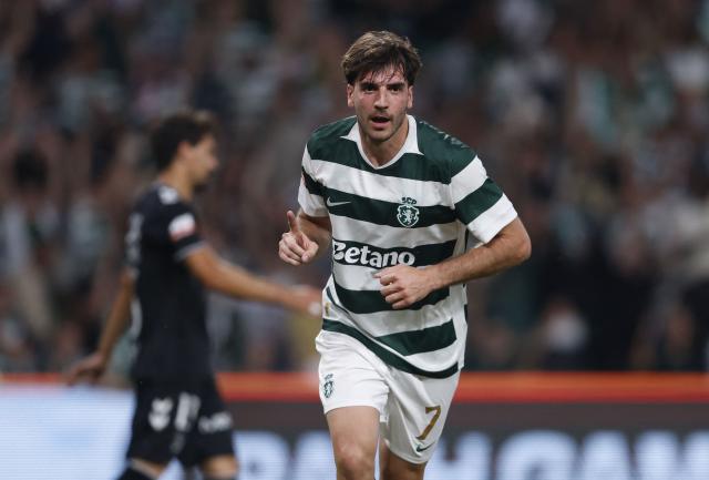Sporting Lisbon's Greek forward #07 Fotis Ioannidis celebrates scoring his team's second goal during the Portuguese League football match between Sporting CP and Vitoria Guimaraes SC at Jose Alvalade stadium in Lisbon on August 14, 2026. (Photo by FILIPE AMORIM / AFP)