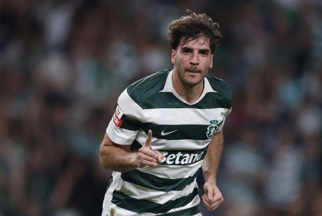 Sporting Lisbon's Greek forward #07 Fotis Ioannidis celebrates scoring his team's second goal during the Portuguese League football match between Sporting CP and Vitoria Guimaraes SC at Jose Alvalade stadium in Lisbon on August 14, 2026. (Photo by FILIPE AMORIM / AFP)