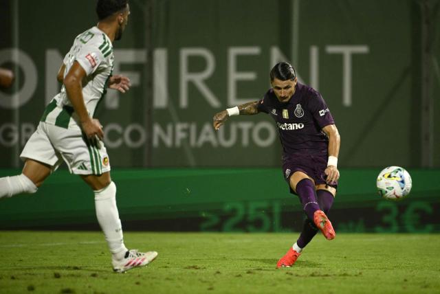 FC Porto's Spanish forward #17 Borja Sainz scores his team's second goal during the Portuguese League football match between Rio Ave and FC Porto at Rio Ave FC - Dos Arcos stadium in Vila do Conde, on August 15, 2026. (Photo by Miguel RIOPA / AFP)