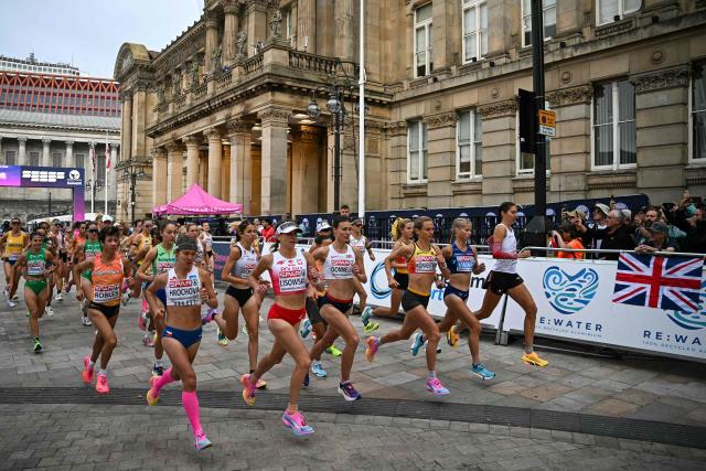 Athletes take the start in the women's marathon during the European Athletics Championships in Birmingham on August 16, 2026. (Photo by Paul ELLIS / AFP)