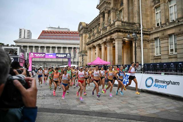 Athletes take the start in the women's marathon during the European Athletics Championships in Birmingham on August 16, 2026. (Photo by Paul ELLIS / AFP)