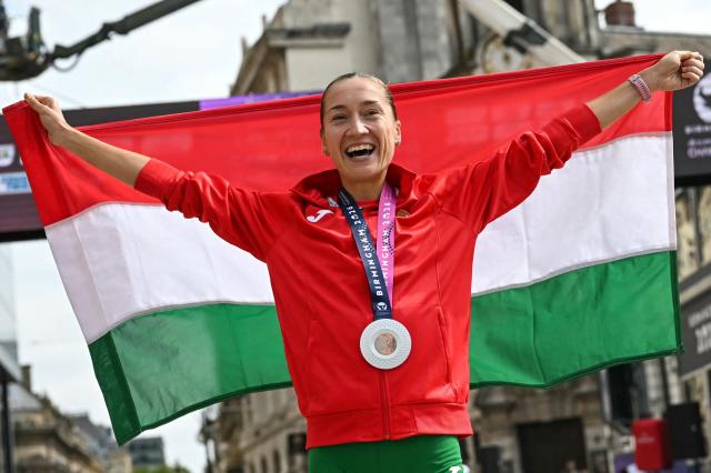 Silver medallist Hungary's Lili Anna Vindics-Toth celebrates after competing in the women's marathon during the European Athletics Championships in Birmingham on August 16, 2026. (Photo by Paul ELLIS / AFP)